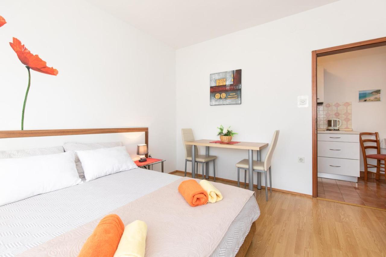 Apartmani Braut Kornić Exterior foto