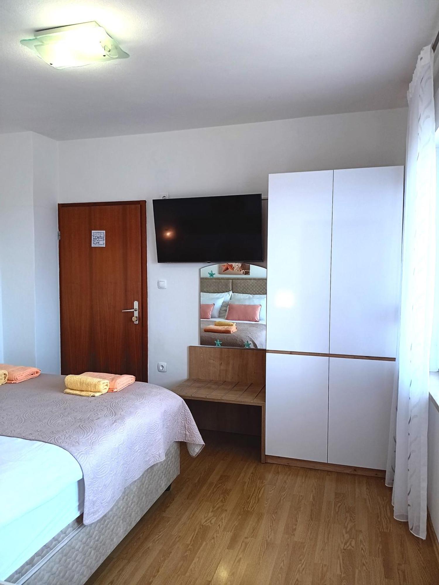 Apartmani Braut Kornić Exterior foto